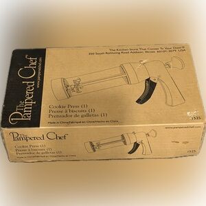 The Pampered Chef Beige Cookie Press